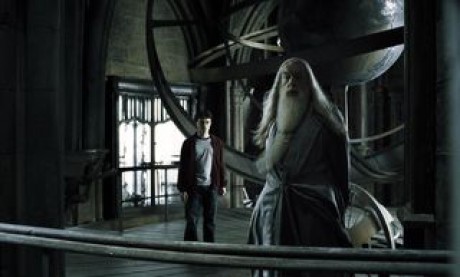 Harry_and_Dumbledore_at_the_Astronomy_Tower_
